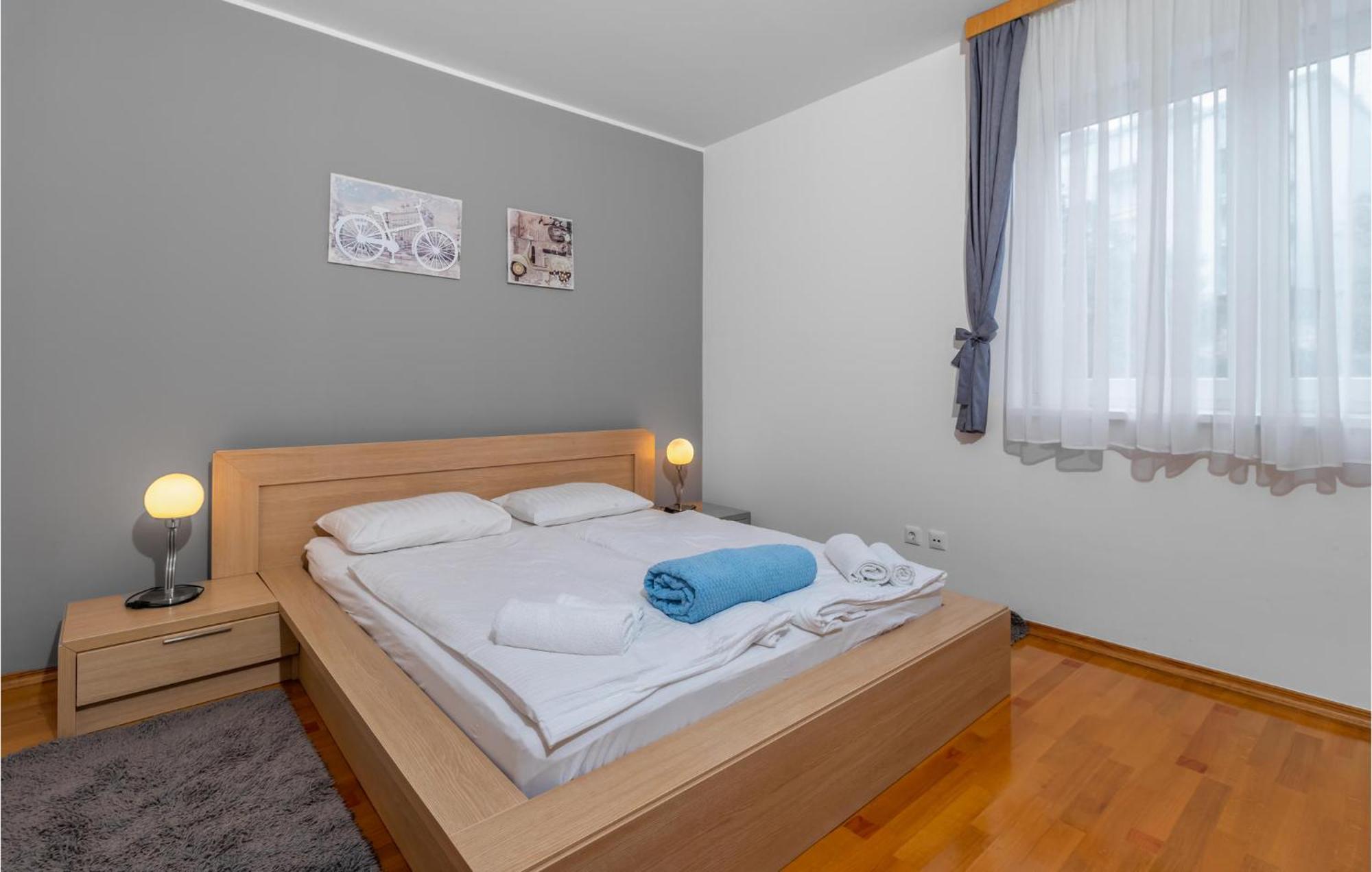 Lovely Apartment In Selce With House Sea View Exteriör bild