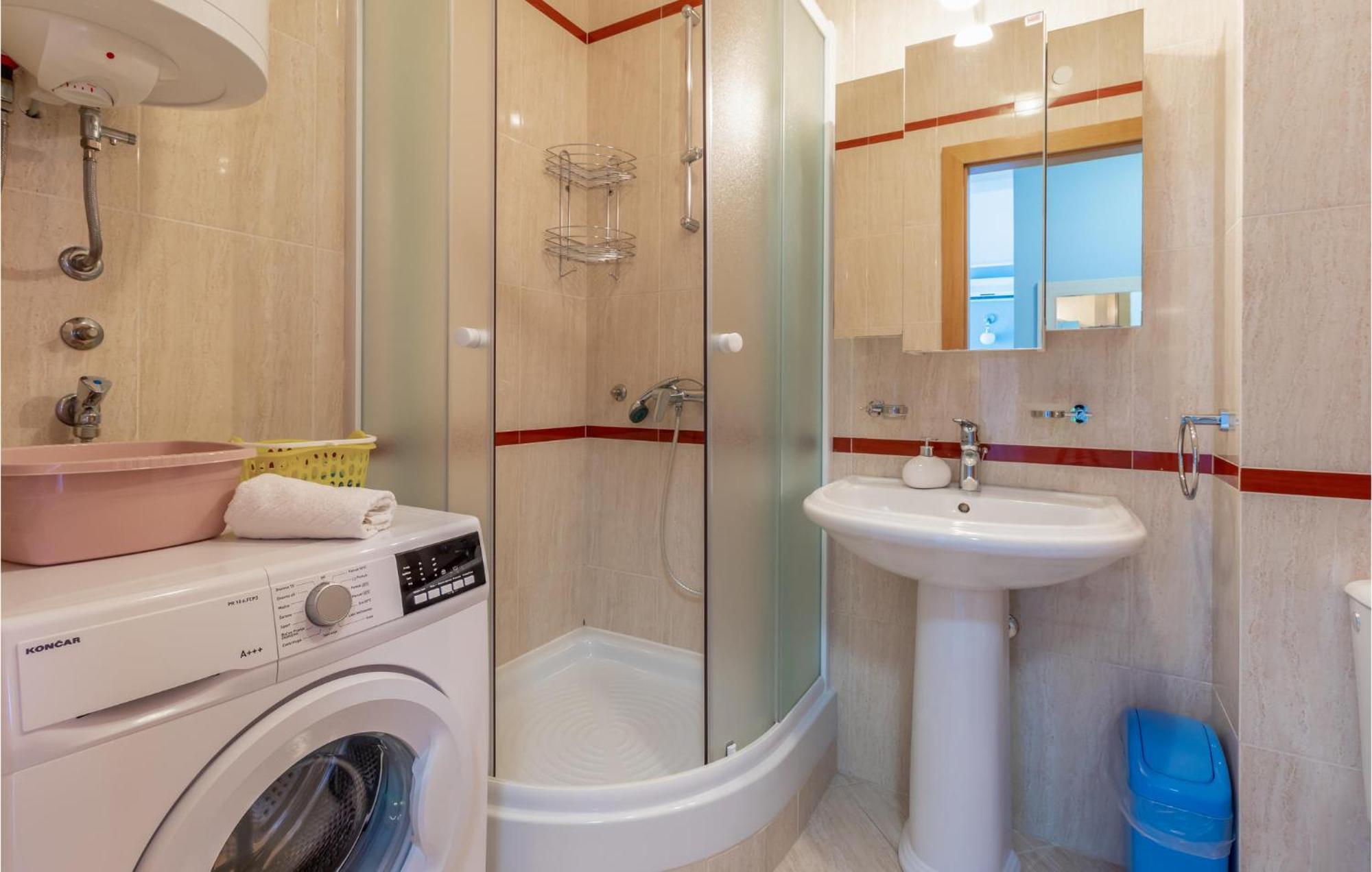 Lovely Apartment In Selce With House Sea View Exteriör bild